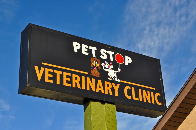 The Pet Stop Veterinary Clinic sign